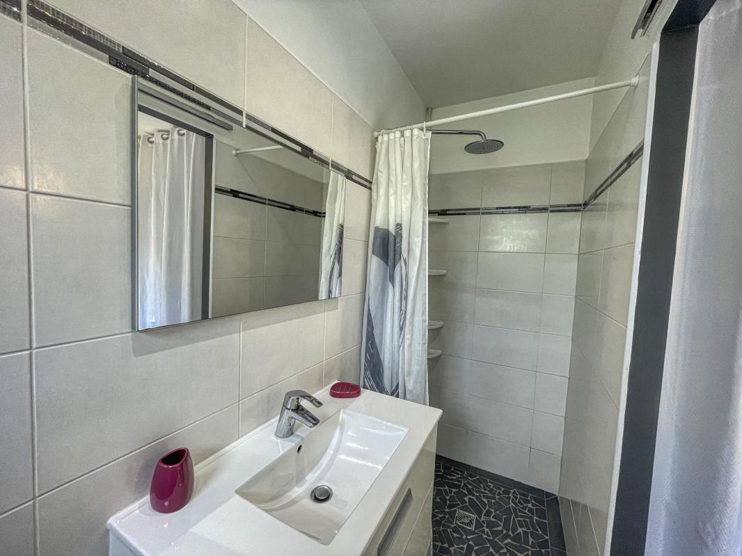 Location Villa 3 chambres Sainte Anne Guadeloupe-salle de douche-14